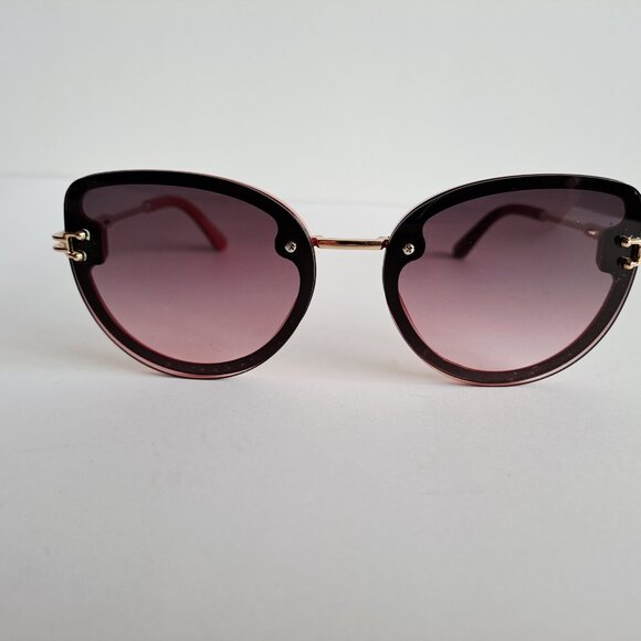 Lot of 10 Assorted Women Fashion Sunglasses main image 10